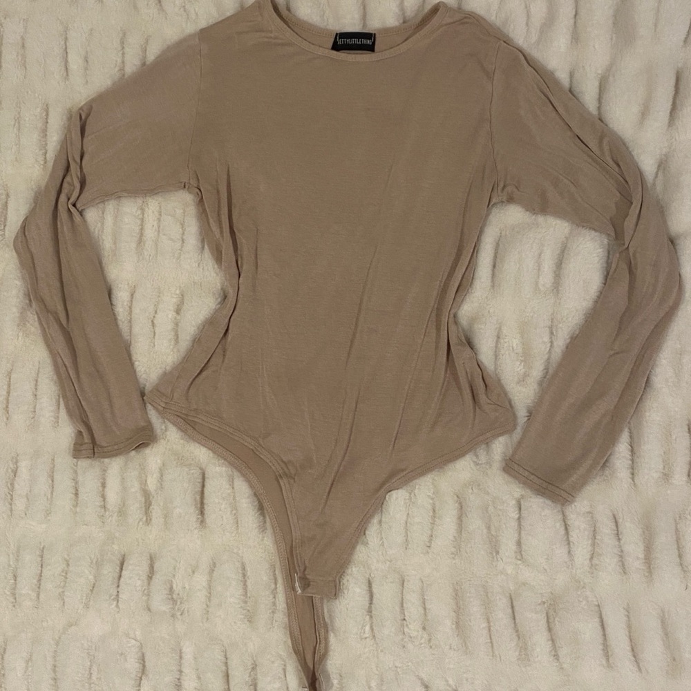 PrettyLittleThing Cream Long Sleeve Bodysuit